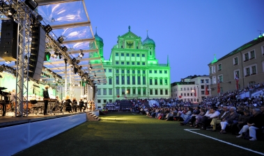 Lichtknstlerische Stadtillumination Illumination Rathaus Augsburg 2011 - Lichtkunst by Wolfgang F. Lightmaster - Foto: Siegfried Kerpf